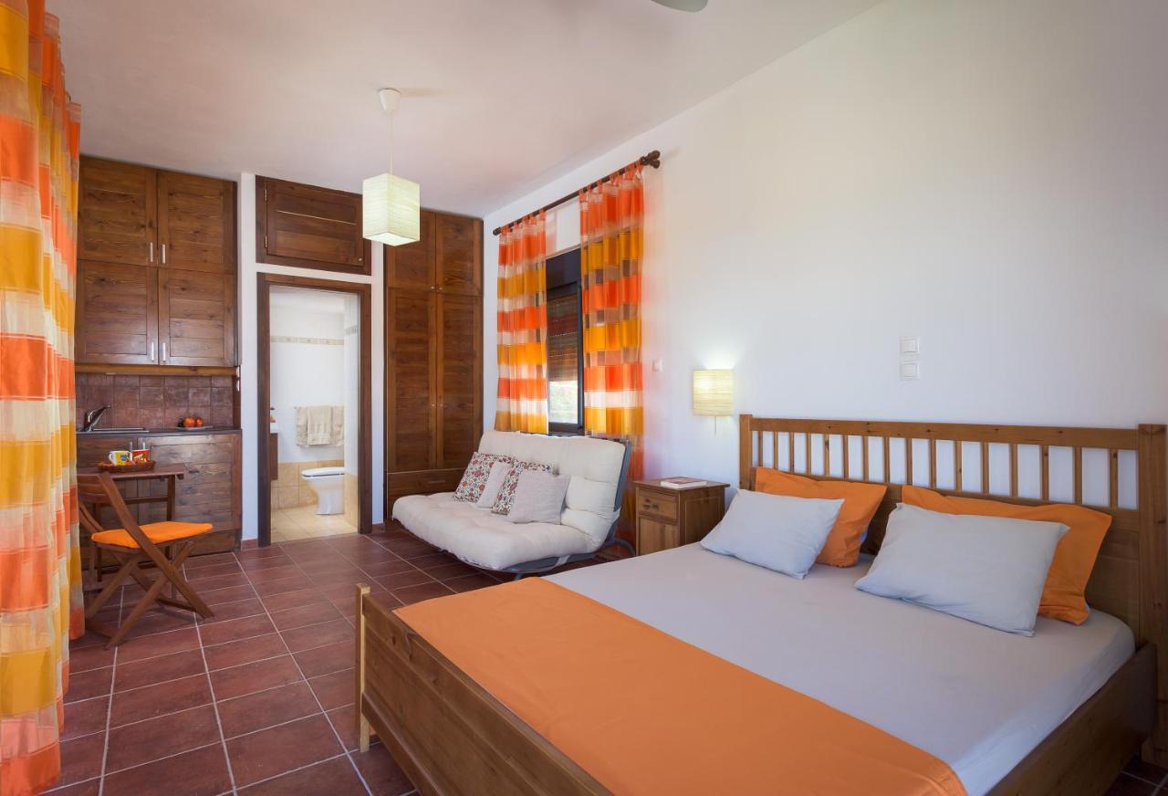 Cristelia Seafront & Pool Villa لاخنيا المظهر الخارجي الصورة